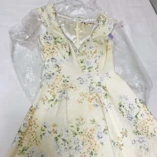 ローブ(ROBE)の早い者勝ちです。最終値下げ  ROBE de FLEURS(ミニドレス)