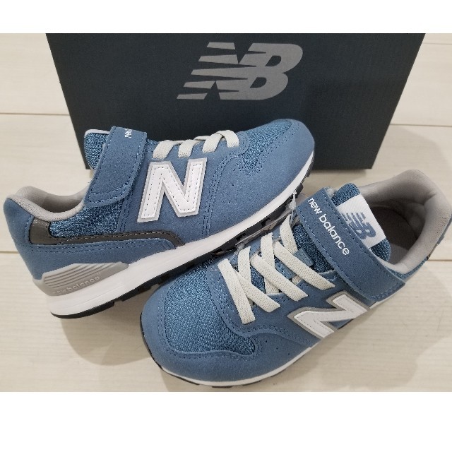 New Balance(ニューバランス)の新品 18.5cm ニューバランス YV996 CDB デニムブルー キッズ/ベビー/マタニティのキッズ靴/シューズ(15cm~)(スニーカー)の商品写真