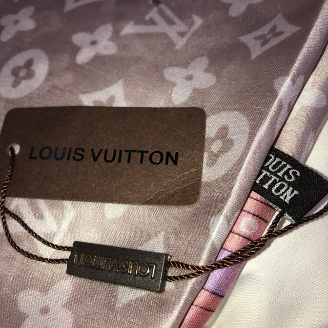 LOUIS VUITTON(ルイヴィトン)のLOUIS VUITTON ノベルティ  ストール レディースのファッション小物(ストール/パシュミナ)の商品写真