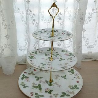 ウェッジウッド(WEDGWOOD)のウェッジウッド　三段ケーキ皿　(テーブル用品)