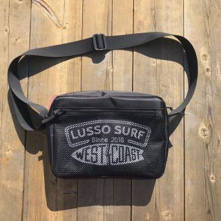 デウスエクスマキナ(Deus ex Machina)の再入荷！！LUSSO SURF ショルダーバッグ☆ルーカ(ショルダーバッグ)