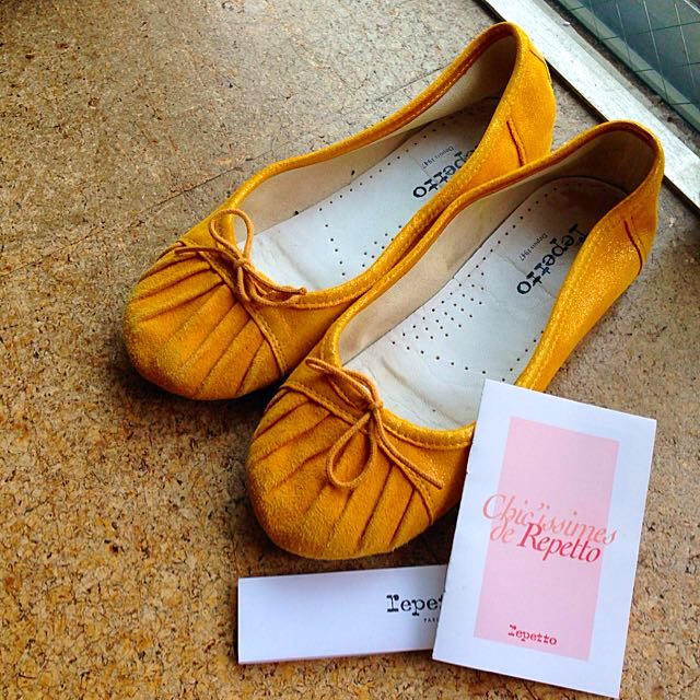 repetto(レペット)の限定SALEレペット イエローシューズ レディースの靴/シューズ(ハイヒール/パンプス)の商品写真