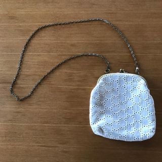 フェリシモ(FELISSIMO)のポーチ ショルダー 刺繍(ショルダーバッグ)