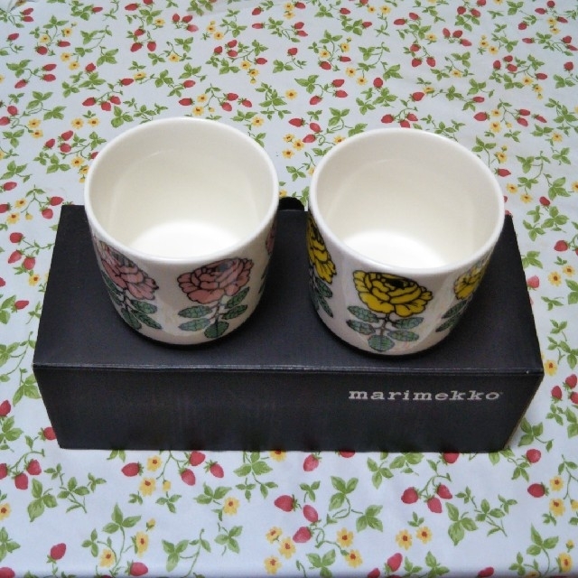 marimekko(マリメッコ)の【新品】marimekko  ヴィヒキルース  ラテマグ  インテリア/住まい/日用品のキッチン/食器(グラス/カップ)の商品写真