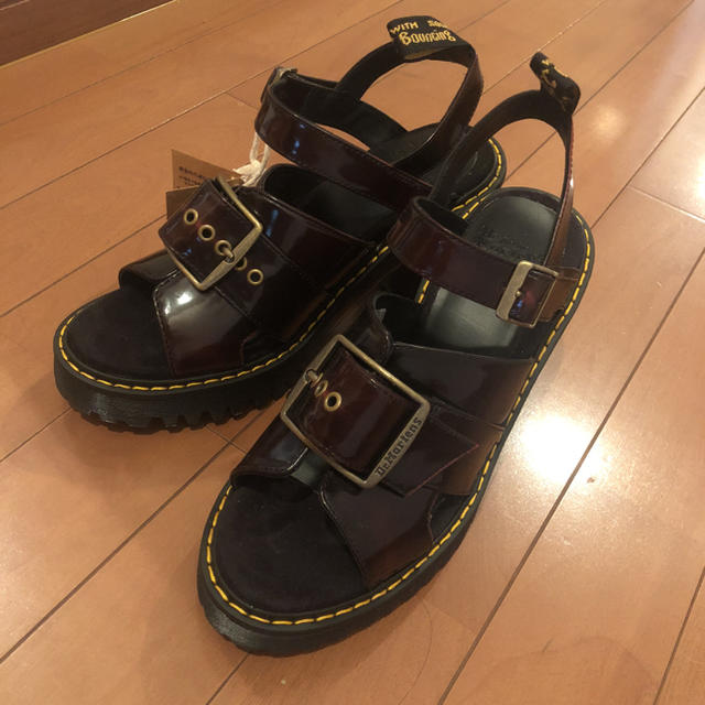 dr martens チャンキーヒールサンダル