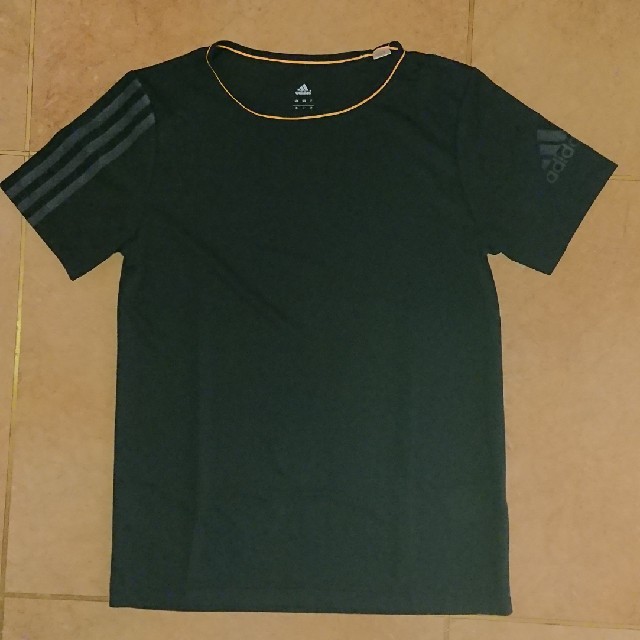 adidas(アディダス)のアディダスTシャツ150 キッズ/ベビー/マタニティのキッズ服男の子用(90cm~)(Tシャツ/カットソー)の商品写真