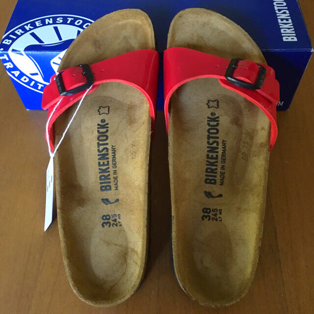 BIRKENSTOCK(ビルケンシュトック)のBIRKENSTOCK マドリッド タンゴレッド 38 レディースの靴/シューズ(サンダル)の商品写真