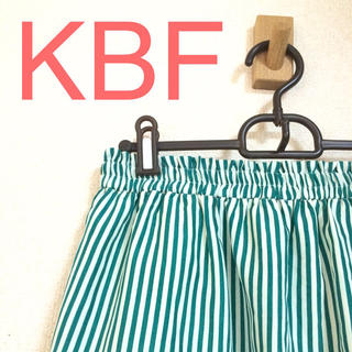 ケービーエフ(KBF)のKBF＋ストライプタックスカート送込(ひざ丈スカート)