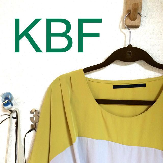 KBF(ケービーエフ)のKBF＋バイカラーワンピ送込 レディースのワンピース(ひざ丈ワンピース)の商品写真