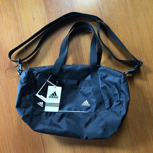 adidas(アディダス)のadidas ボストンバッグ ショルダーバッグ  ナイロンバック 新品 ブラック メンズのバッグ(ボストンバッグ)の商品写真