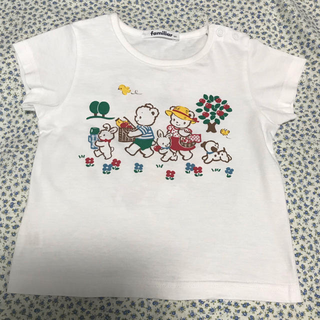 familiar(ファミリア)の【美品】ファミリア 肩ホック付き Tシャツ ファミちゃん リアちゃん 90 キッズ/ベビー/マタニティのキッズ服女の子用(90cm~)(Tシャツ/カットソー)の商品写真