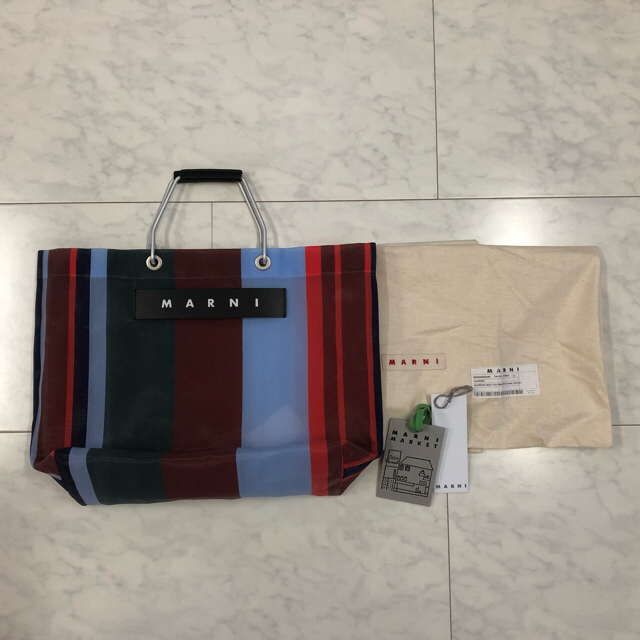 Marni(マルニ)のマルニ フラワーカフェ 人気商品 レディースのバッグ(かごバッグ/ストローバッグ)の商品写真