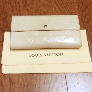 ルイヴィトン(LOUIS VUITTON)のLOUIS VUITTON ヴェルニ 白(財布)