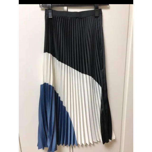 H&M(エイチアンドエム)のH&M 完売人気の品❗️プリーツスカート レディースのスカート(ロングスカート)の商品写真