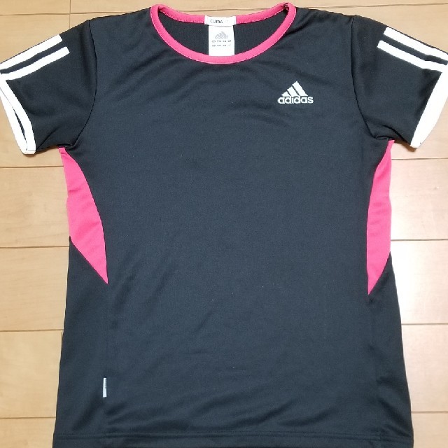 adidas(アディダス)の★ゆか2960様専用、美品NIKE&adidas 2枚セット★ レディースのトップス(Tシャツ(半袖/袖なし))の商品写真