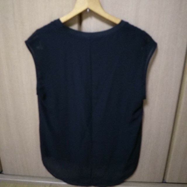 ZARA(ザラ)のZARA  Vネックブラウス レディースのトップス(シャツ/ブラウス(半袖/袖なし))の商品写真