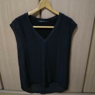 ザラ(ZARA)のZARA  Vネックブラウス(シャツ/ブラウス(半袖/袖なし))