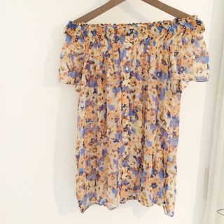 ザラ(ZARA)のZARA☆シルクオフショルダー☆ザラ☆(シャツ/ブラウス(半袖/袖なし))