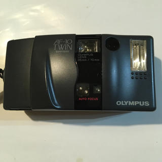 オリンパス(OLYMPUS)の【インスタ映え】 OLYMPUS AF-10TWIN 単焦点 35mm 70mm(フィルムカメラ)