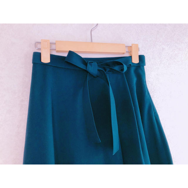 Couture Brooch(クチュールブローチ)のフレアスカート 膝丈 ネイビー レディースのスカート(ひざ丈スカート)の商品写真