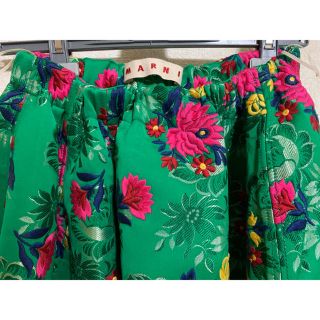 マルニ(Marni)の♡期間限定お値下げ●マルニ18ssコレクション緑×花柄ジャガードスカート38新品(ひざ丈スカート)