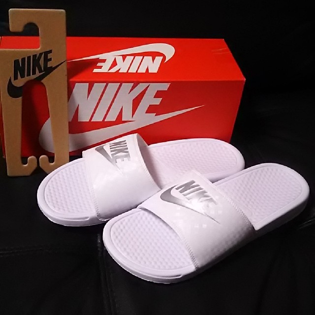 NIKE - 希少廃盤プラチナホワイトチェック!ナイキベナッシ新品 NIKE - 希少廃盤プラチナホワイトチェック!ナイキベナッシ新品