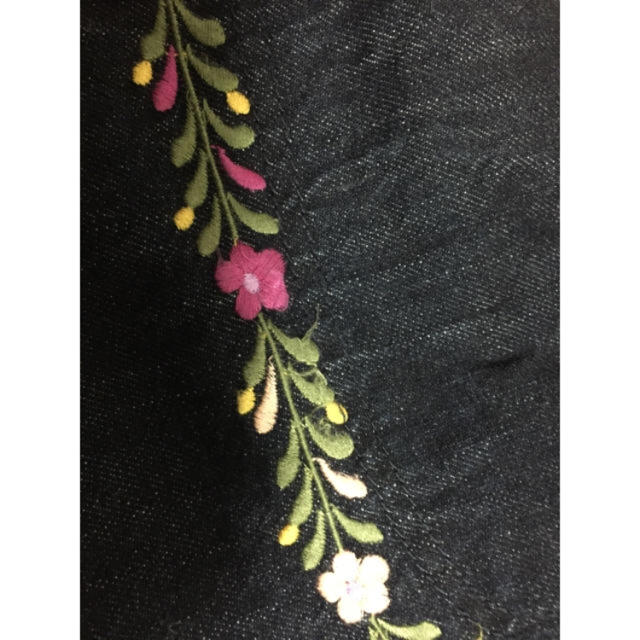 Lily Brown(リリーブラウン)のメキシコ刺繍デニムスカート♡ レディースのスカート(ひざ丈スカート)の商品写真
