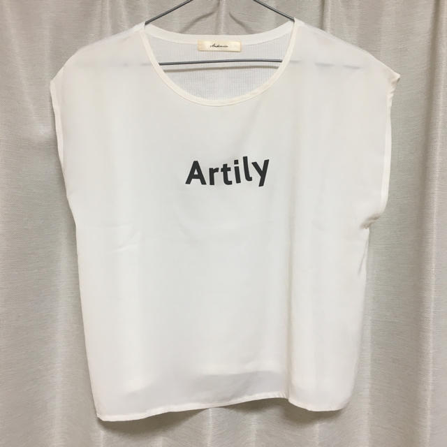 Andemiu(アンデミュウ)のAndemiu ロゴTシャツ 美品 レディースのトップス(Tシャツ(半袖/袖なし))の商品写真