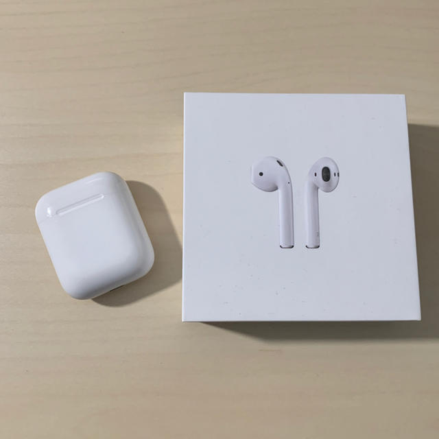 Apple(アップル)のAirpods 初代 スマホ/家電/カメラのオーディオ機器(ヘッドフォン/イヤフォン)の商品写真