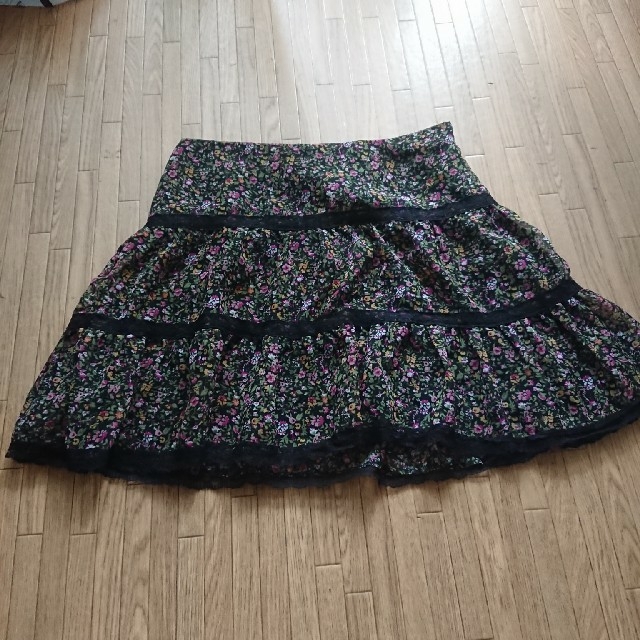 HONEYS(ハニーズ)の花柄スカート レディースのスカート(ミニスカート)の商品写真