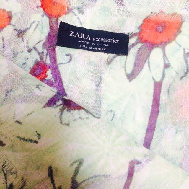 ZARA(ザラ)のストール ZARA レディースのファッション小物(ストール/パシュミナ)の商品写真