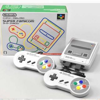 ニンテンドウ(任天堂)のスーパーファミコンクラシックミニ(家庭用ゲーム機本体)