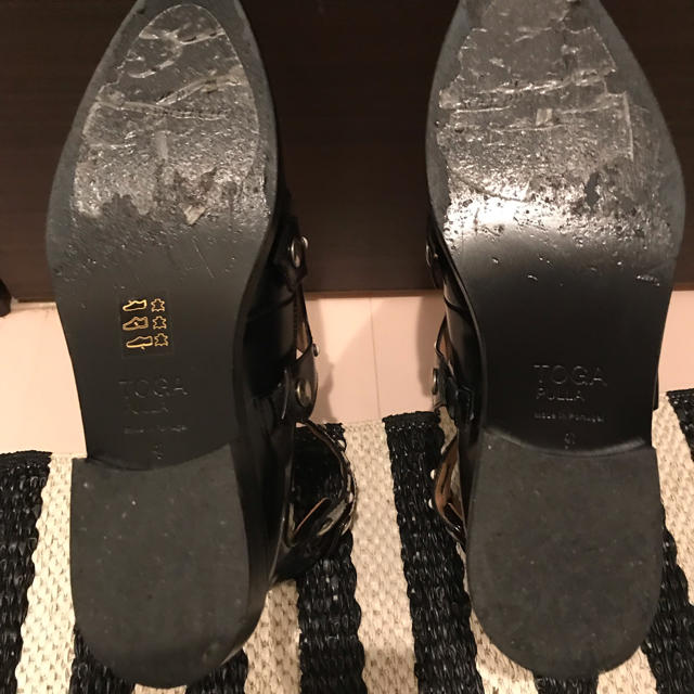 TOGA(トーガ)のTOGA アンクルストラップ スタッズシューズ 41サイズ レディースの靴/シューズ(ローファー/革靴)の商品写真