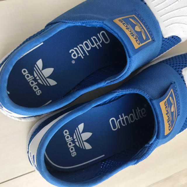 adidas(アディダス)のadidasスニーカー 専用 キッズ/ベビー/マタニティのベビー靴/シューズ(~14cm)(スニーカー)の商品写真