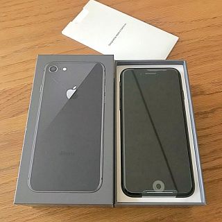 アップル(Apple)の☆新品☆ SIMフリー iPhone8 Space Gray 64GB(スマートフォン本体)