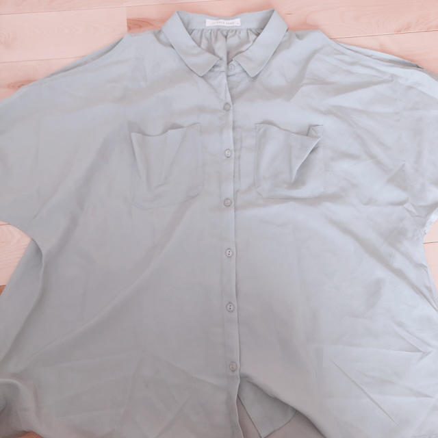 LOWRYS FARM(ローリーズファーム)のローリーズファーム シャツ 5分袖 レディースのトップス(シャツ/ブラウス(半袖/袖なし))の商品写真