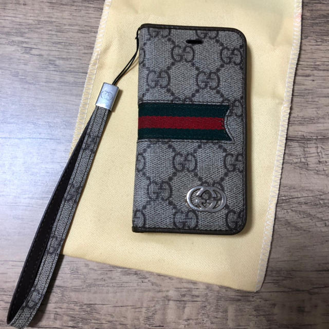 Gucci(グッチ)のiPhone5/seカバー スマホ/家電/カメラのスマホアクセサリー(iPhoneケース)の商品写真