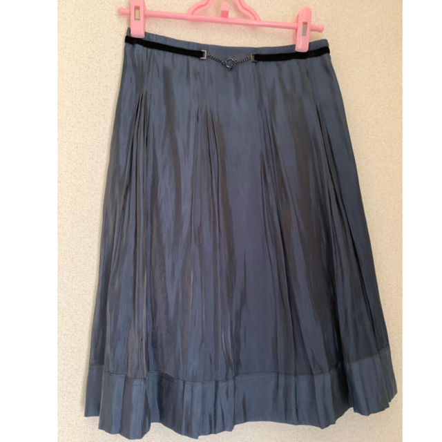 ROPE’(ロペ)のROPE サテンフレアスカート レディースのスカート(ひざ丈スカート)の商品写真