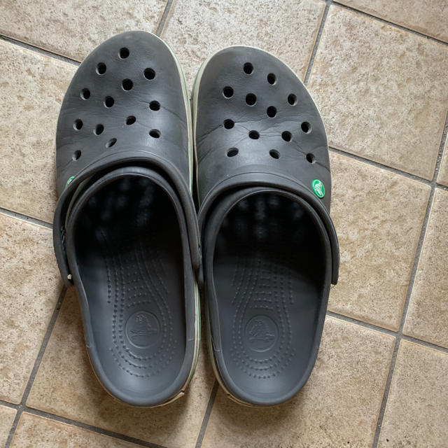 crocs(クロックス)のクロックス メンズ 11 メンズの靴/シューズ(サンダル)の商品写真