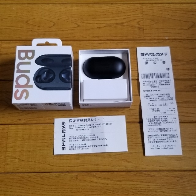 Galaxy(ギャラクシー)のGalaxy Buds ブラック スマホ/家電/カメラのオーディオ機器(ヘッドフォン/イヤフォン)の商品写真