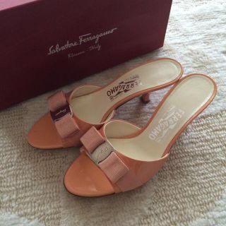 フェラガモ(Ferragamo)のチーキー様商談中(サンダル)