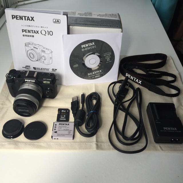 PENTAX(ペンタックス)の【購入者決定済】PENTAX Q10 ズームレンズキット スマホ/家電/カメラのカメラ(ミラーレス一眼)の商品写真