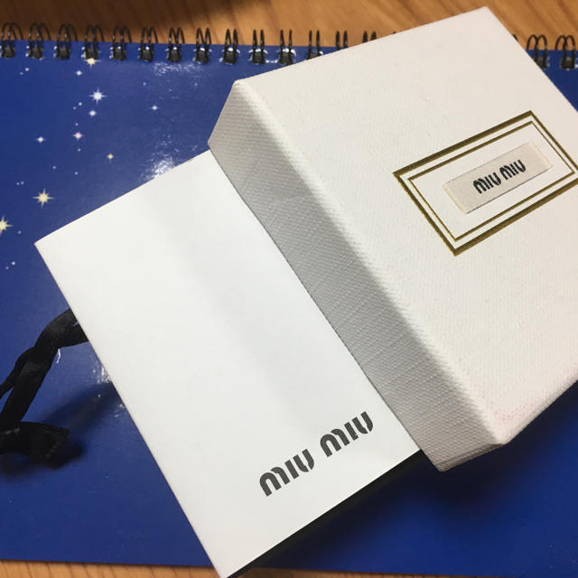 miumiu(ミュウミュウ)のmiumiu 雫型ドロップピアス 半額！！ レディースのアクセサリー(ピアス)の商品写真