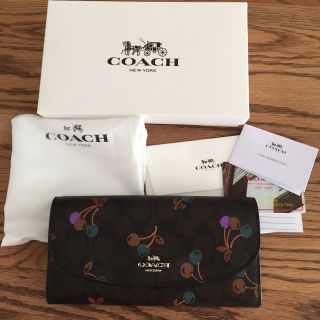 コーチ(COACH)の31日まで限定SALE  コーチ 長財布 チェリー柄(財布)