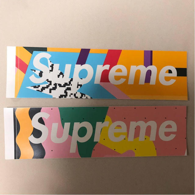 Supreme(シュプリーム)のsupreme メンディーニ ステッカー 2枚セット メンズのファッション小物(その他)の商品写真