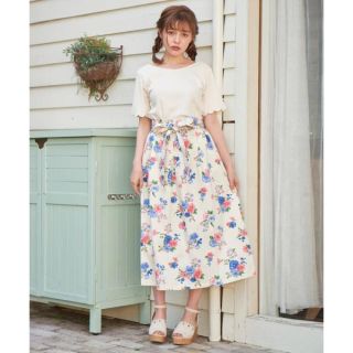 マジェスティックレゴン(MAJESTIC LEGON)の【新品】MAJESTIC LEGON ロングスカート アイボリー柄(ロングスカート)