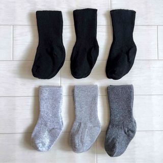 エイチアンドエム(H&M)の美品★H&M モノトーン ベビーソックス6点セット 9-11cm(靴下/タイツ)