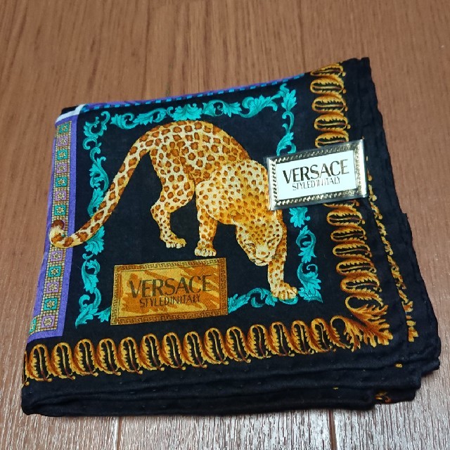 VERSACE - 新品ベルサーチ ハンカチの通販 by やすこ's shop