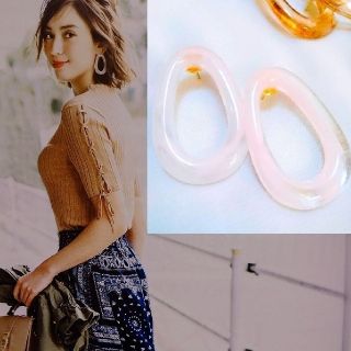 アーバンリサーチ(URBAN RESEARCH)の◇ハンドメイド◇クリアカラーマーブル模様アクリルオーバルフープピアス◆ピンク(ピアス)