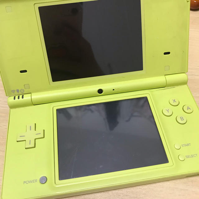 ニンテンドーDS(ニンテンドーDS)の任天堂 DSi エンタメ/ホビーのゲームソフト/ゲーム機本体(家庭用ゲーム機本体)の商品写真